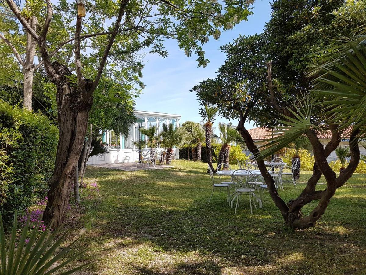 Villa Arlini Pineto Exterior foto
